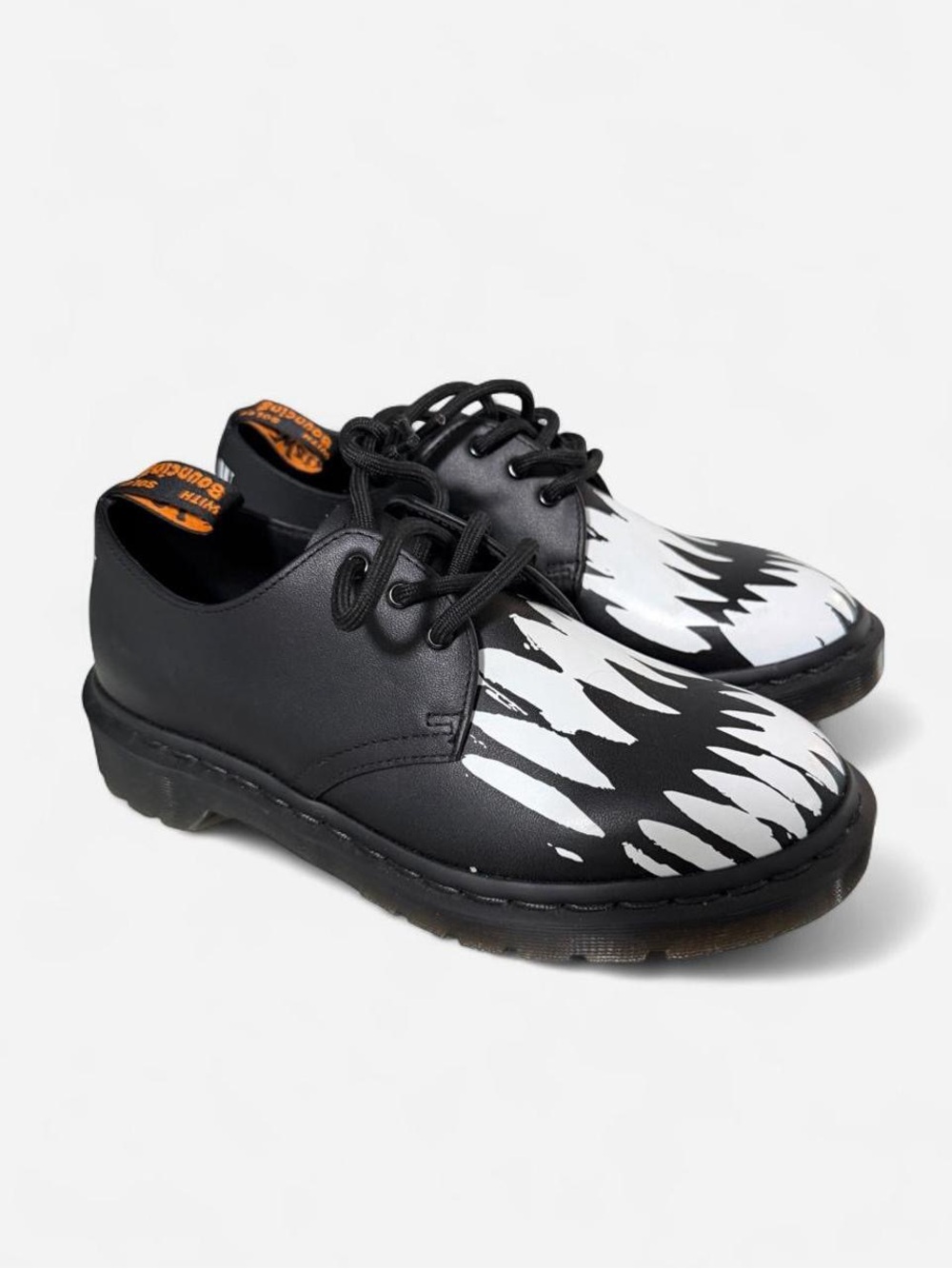 Dr. Martens Black and White Graphic Lace-Up Shoes 37 6-6.5 rare